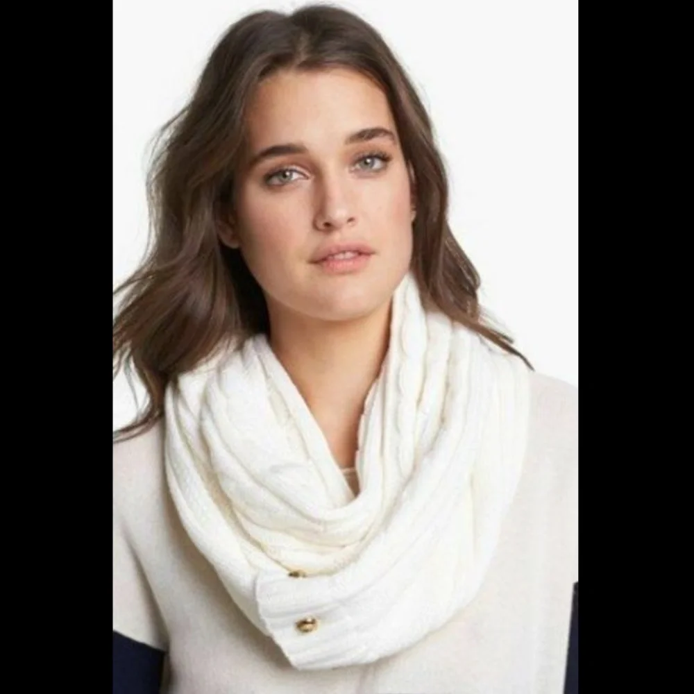 NEW MICHAEL Michael Kors‎ Buttoned Cable Knit Infinity Scarf in Ivory
